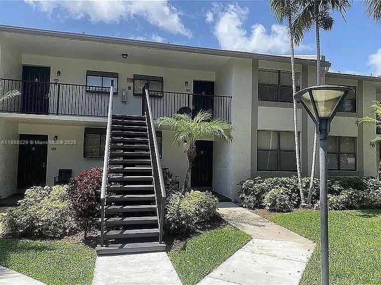 Villas At Meadow Lakes Co