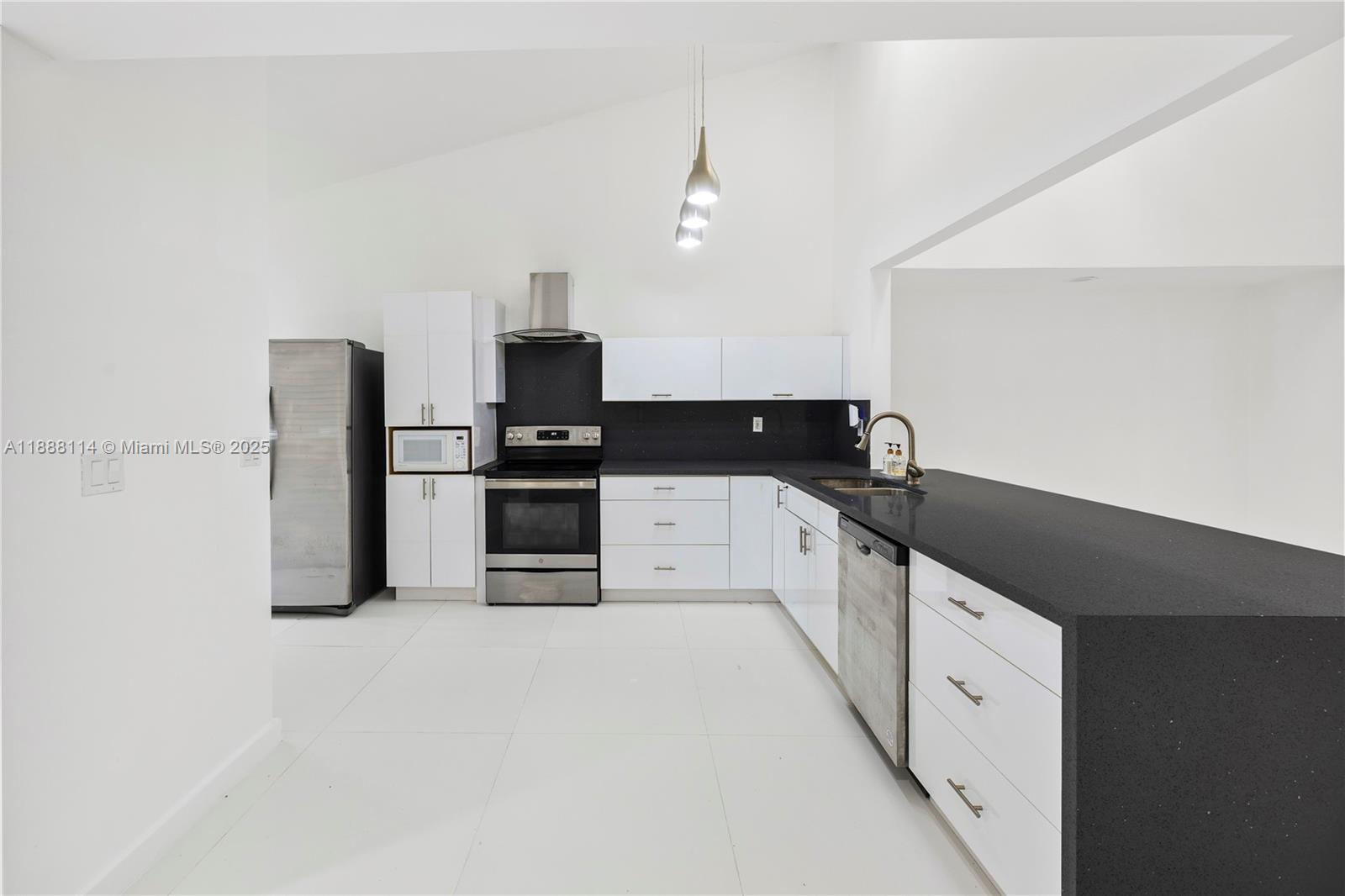 Property photo # 6