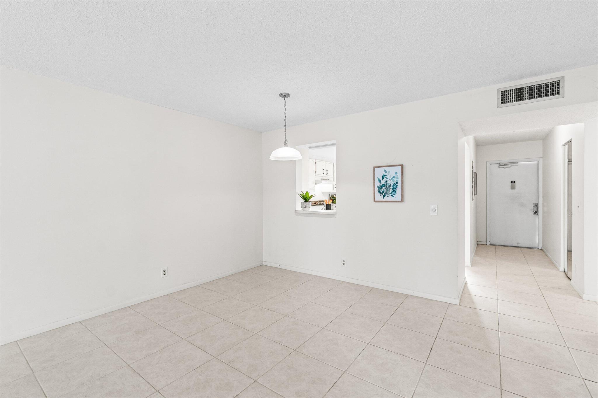 Photo 6 of home located at 14671 Bonaire Boulevard 409, Delray Beach FL