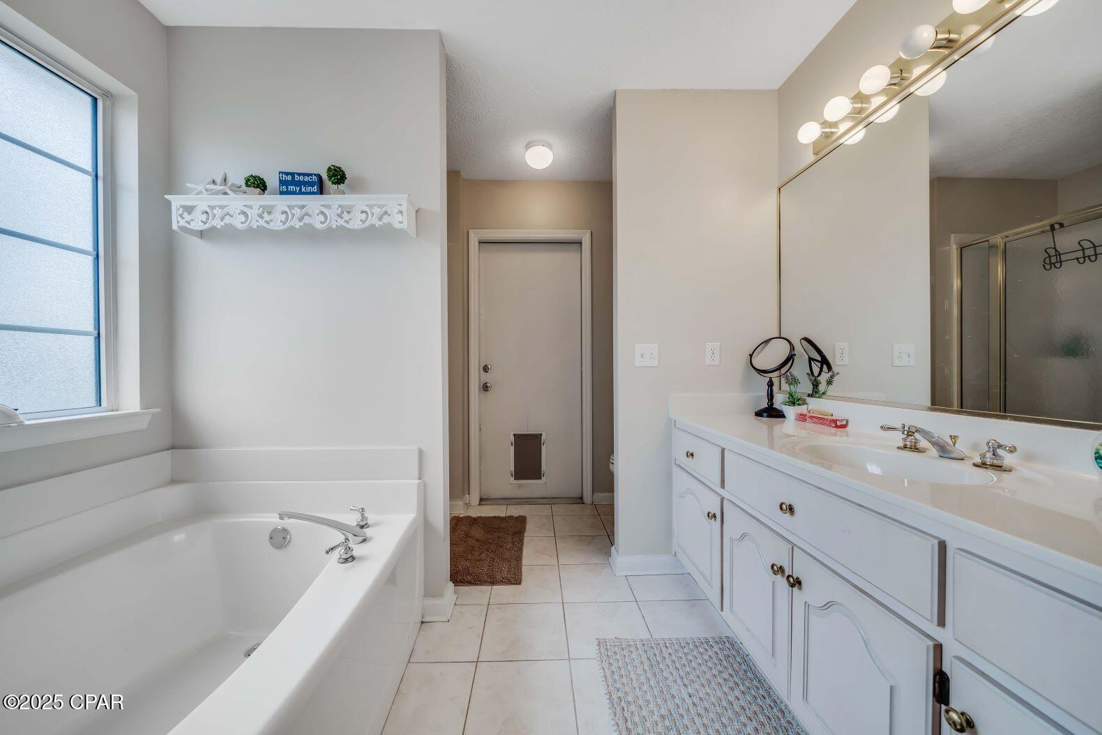 Image 19 For 128 Bonaire Drive