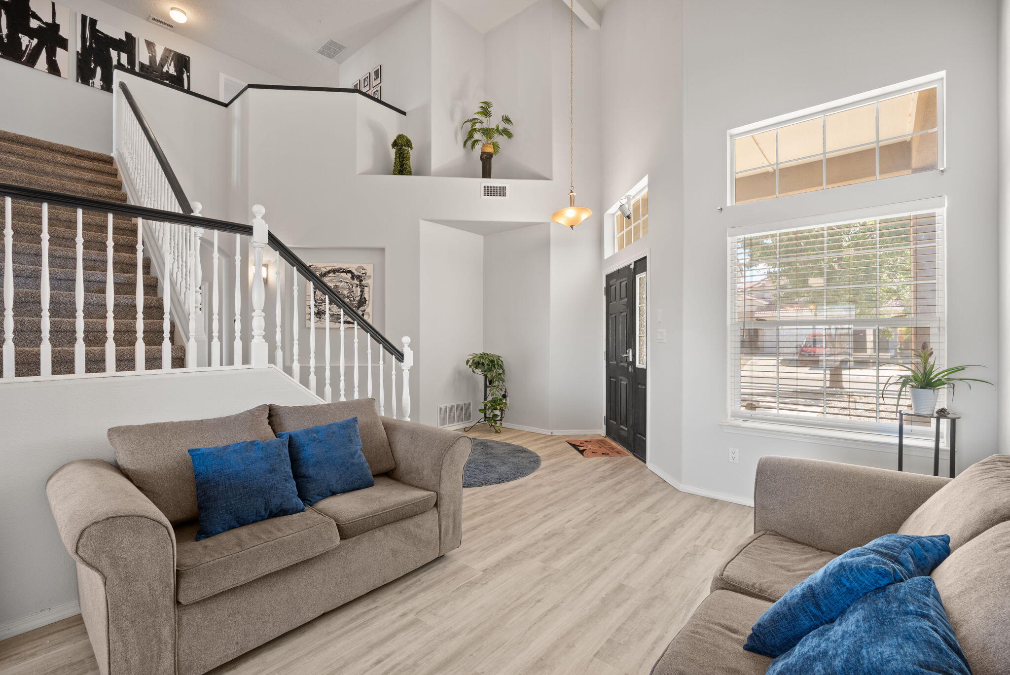 1207 MIRADOR Loop NE 