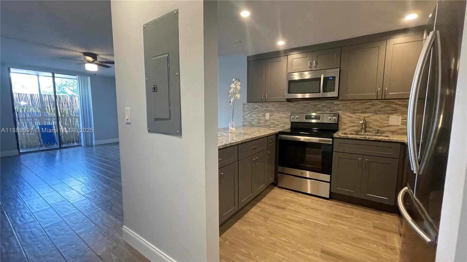Property photo # 6