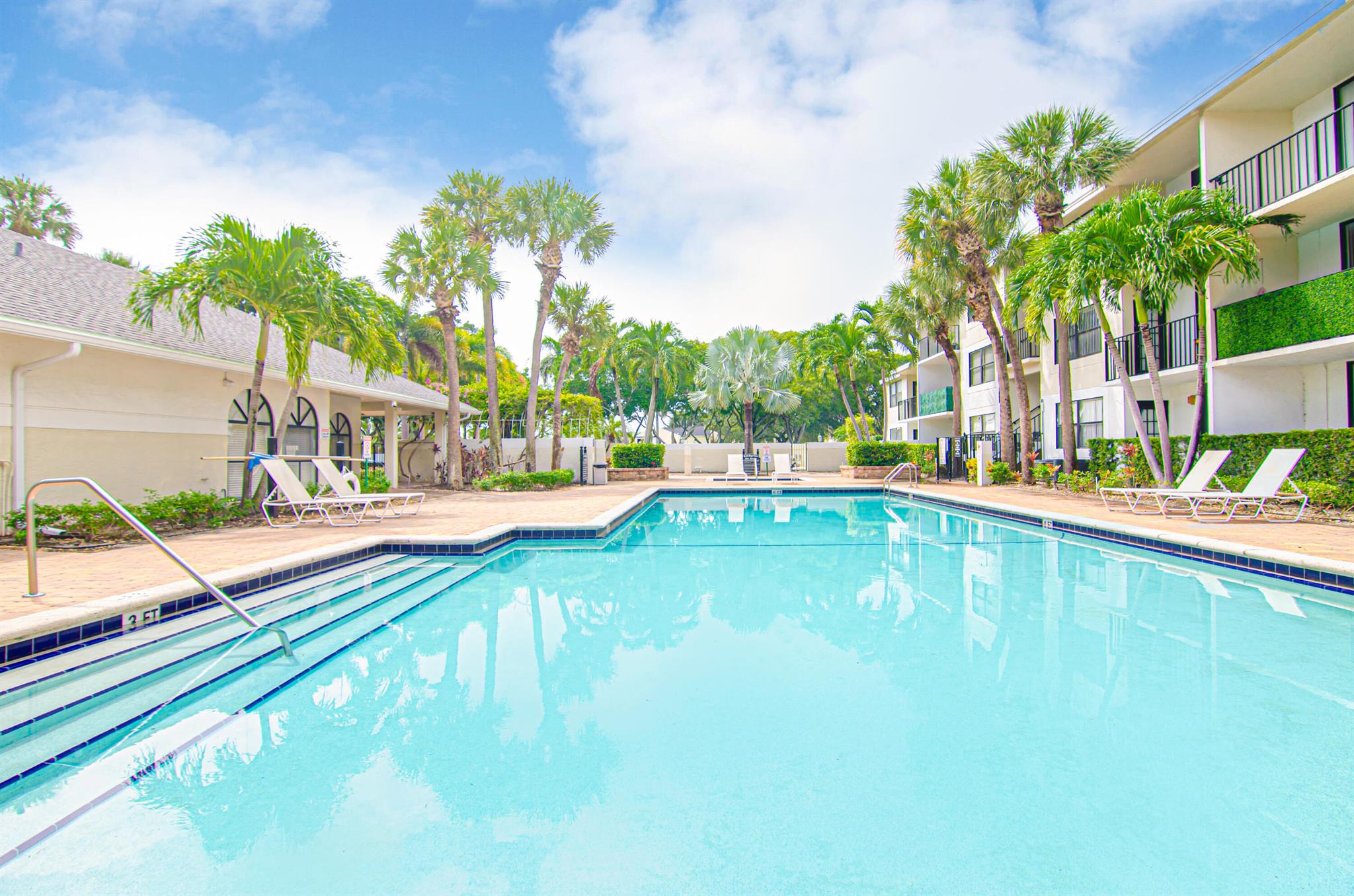 Photo 26 of home located at 760 Executive Center Drive 24, West Palm Beach FL