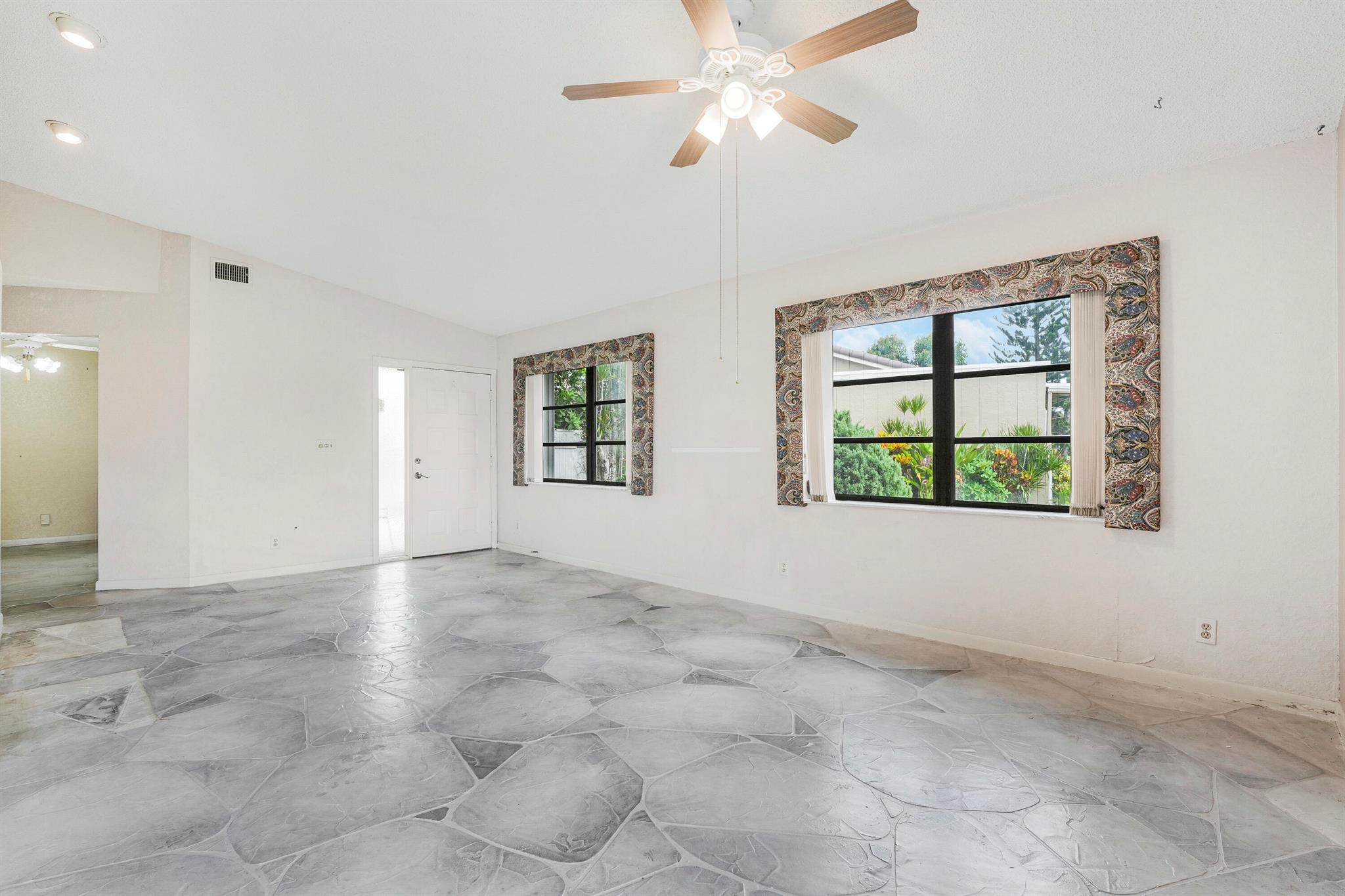 Photo 13 of home located at 8421 Bonita Isle Drive, Lake Worth FL
