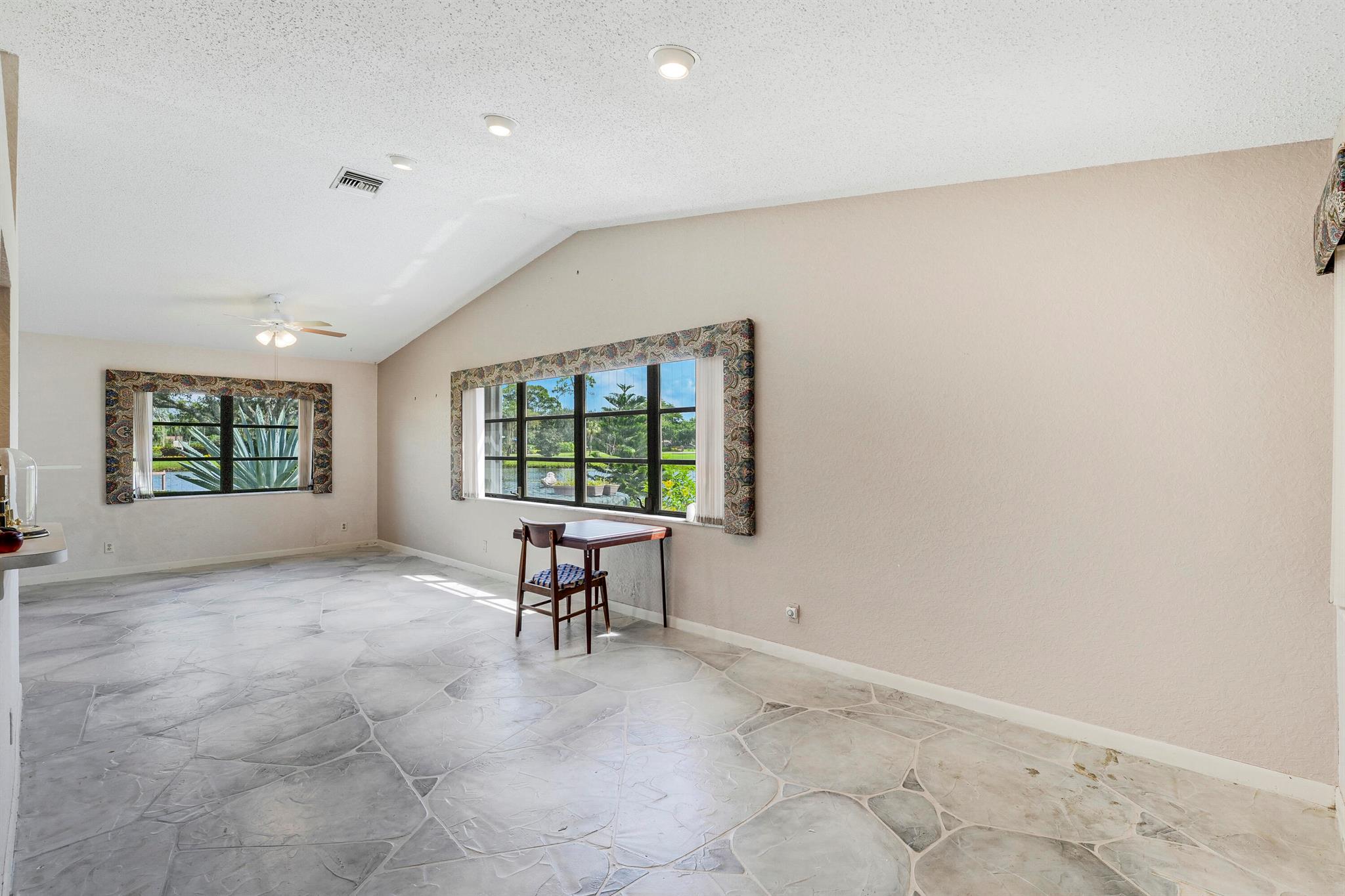 Photo 15 of home located at 8421 Bonita Isle Drive, Lake Worth FL