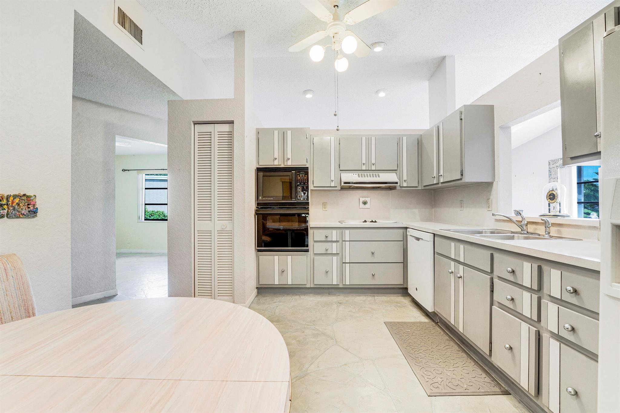 Photo 18 of home located at 8421 Bonita Isle Drive, Lake Worth FL