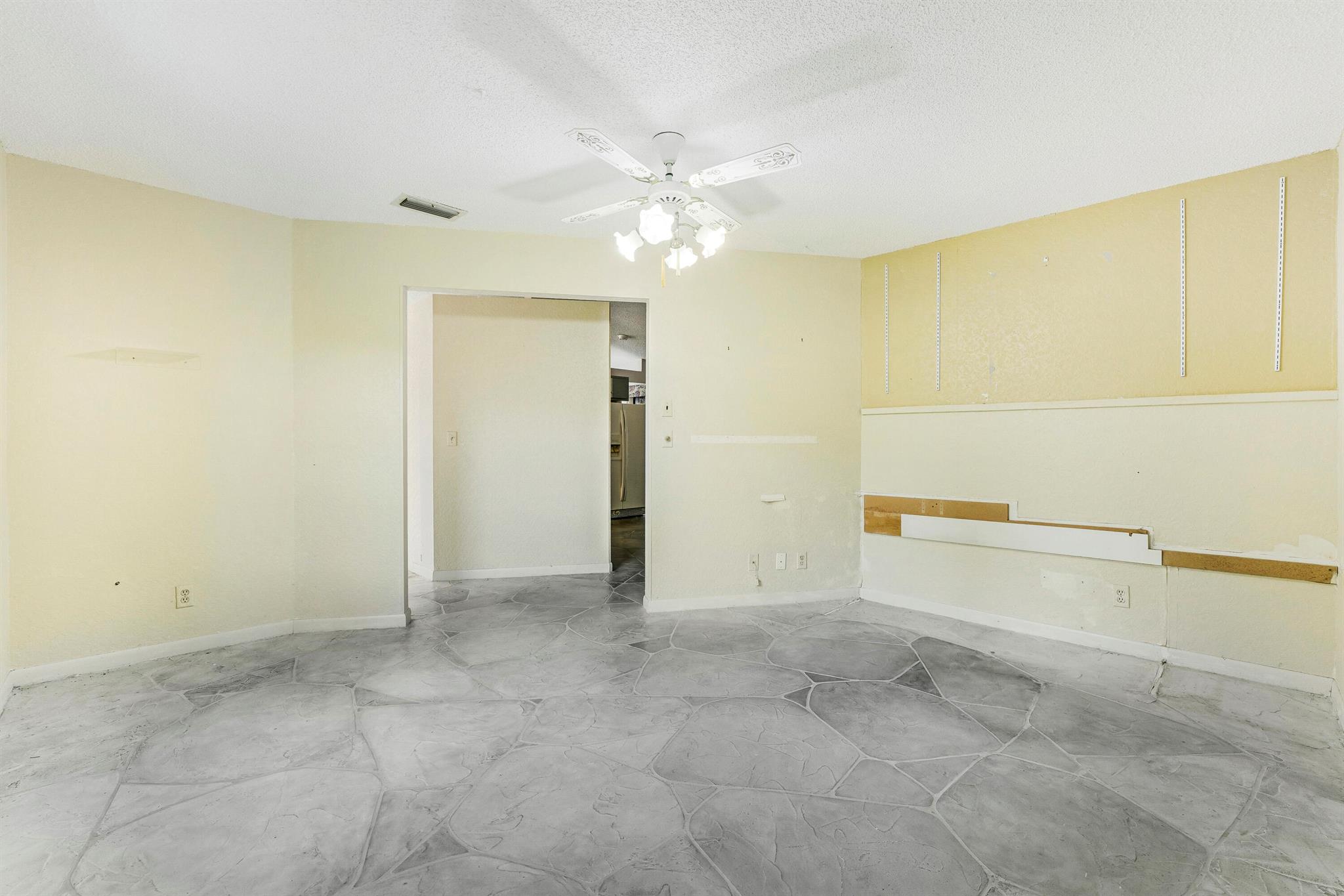 Photo 21 of home located at 8421 Bonita Isle Drive, Lake Worth FL