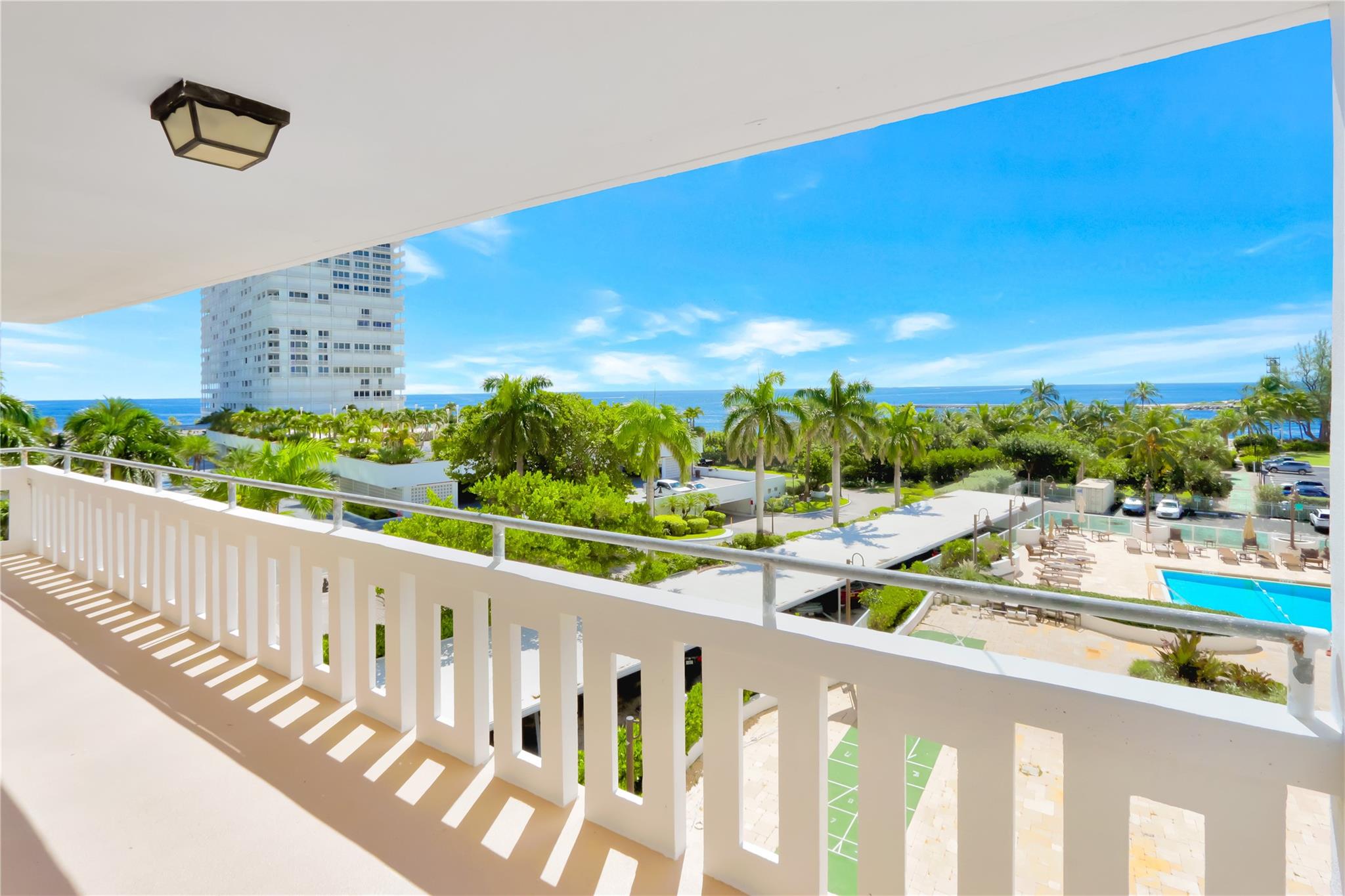 Everglades House Condos For Sale | 6+ Everglades House Beach Area