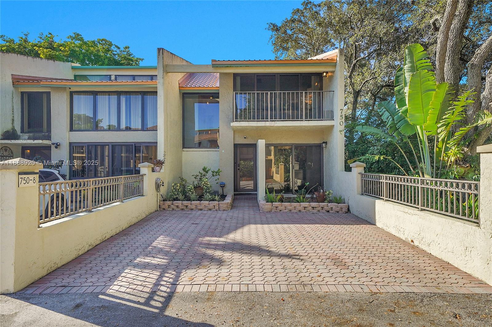 750 Coco Plum Cir Unit 8, Plantation, Florida 33324