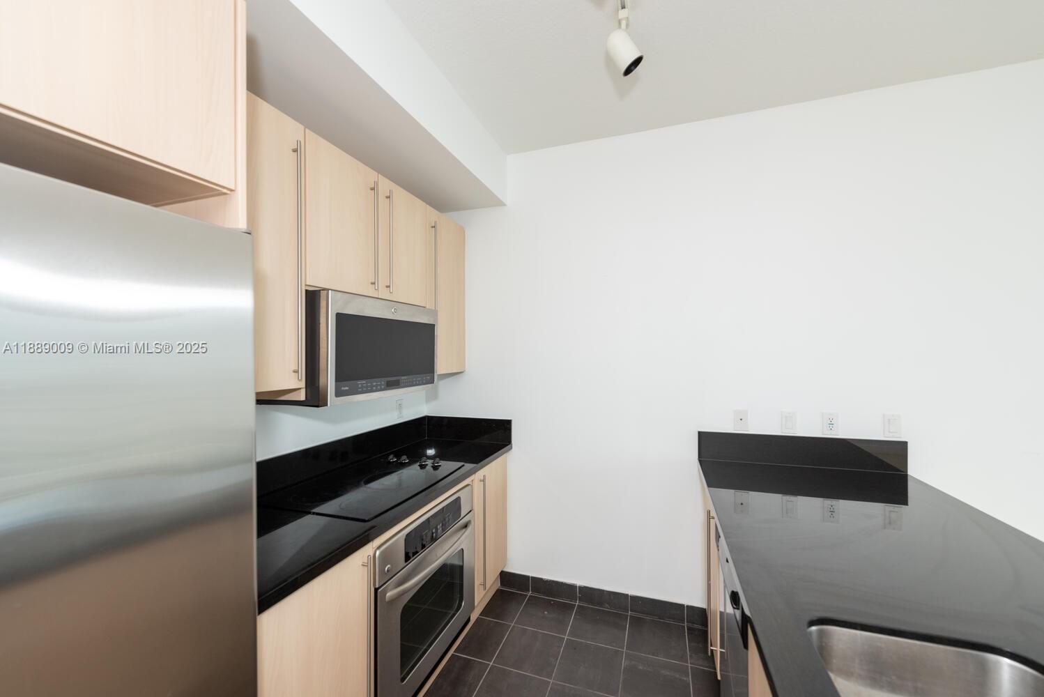 Property photo # 9
