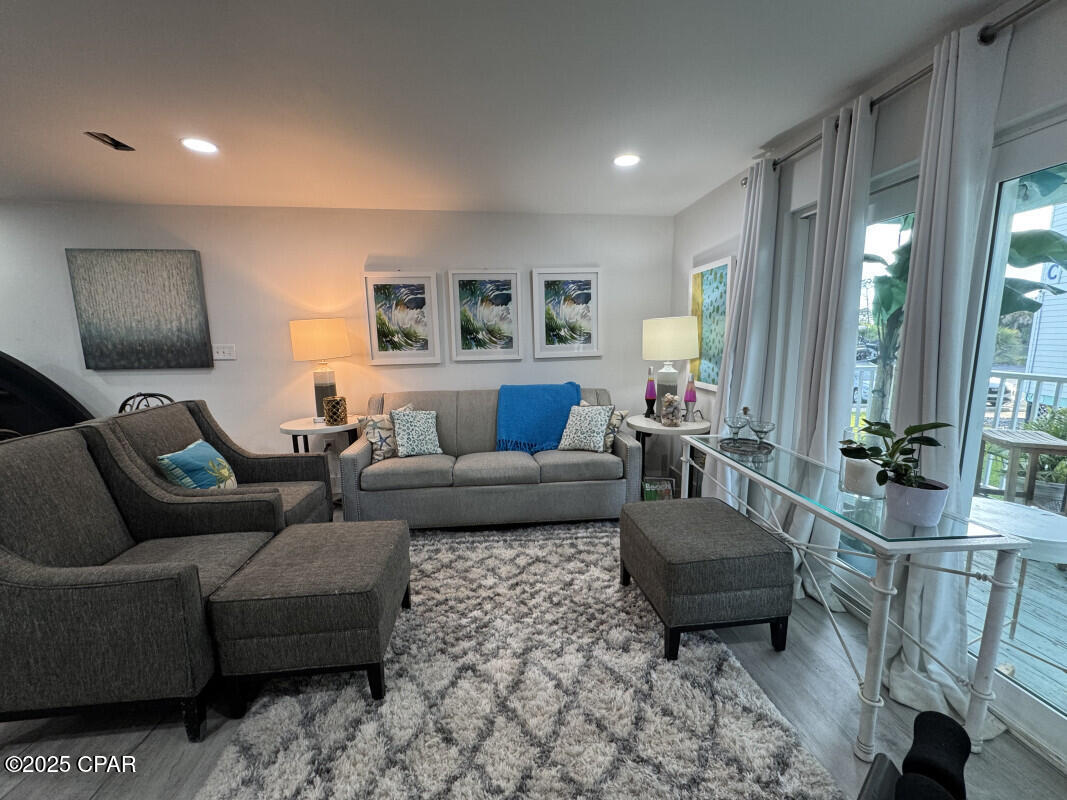 Pif Mzc0rcqlja27yvbwvnau00exa4kqhcpngggtgz0