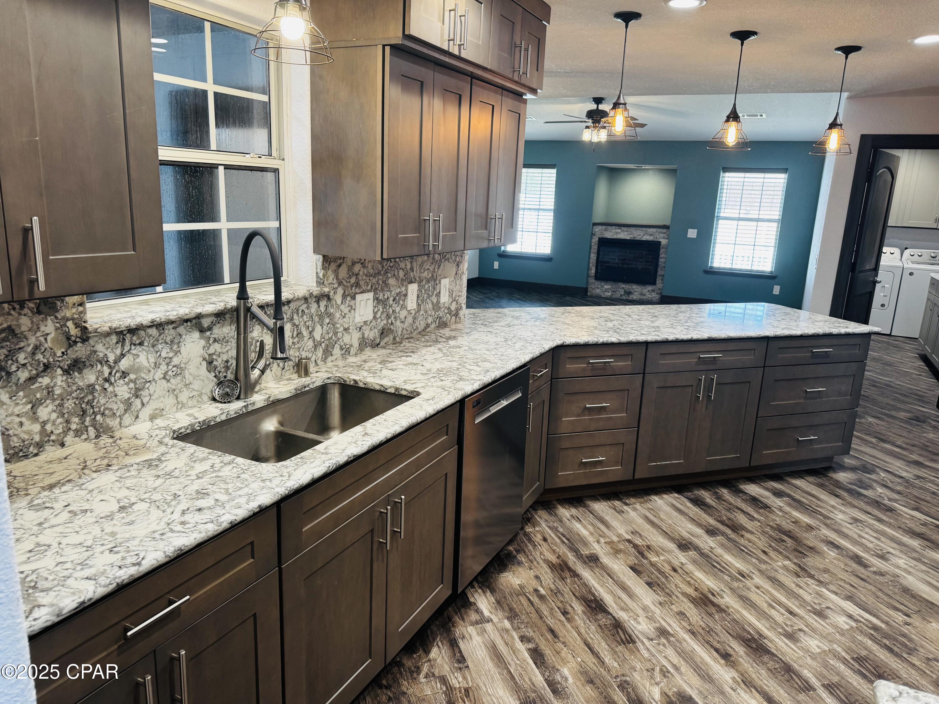 Apua6v3tmx68i99 O2egsaapgw2a_fqowzyemns74ha