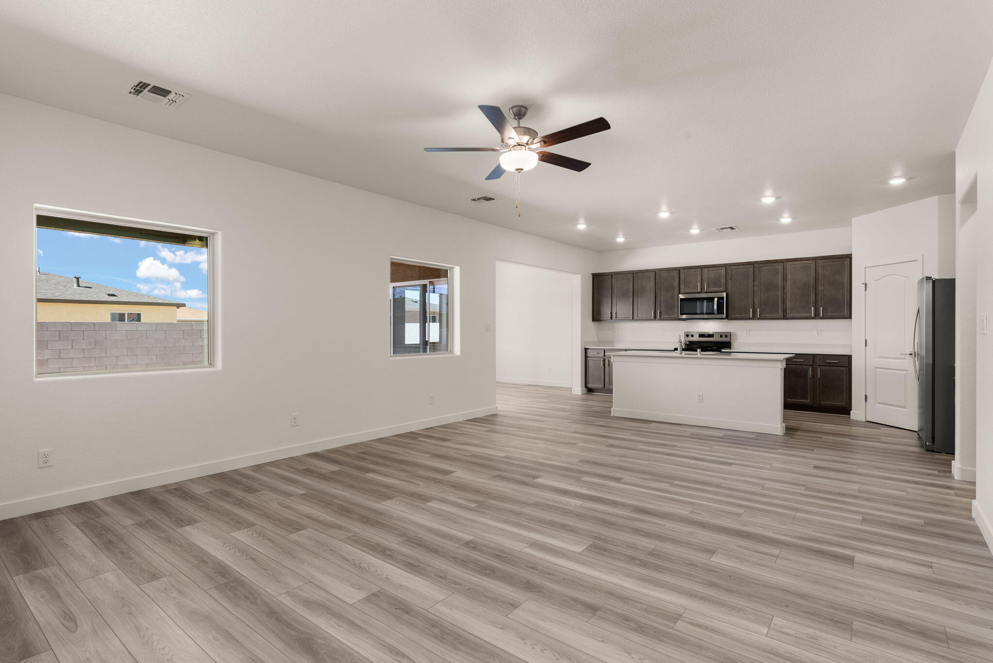 2514 Calle De Las Rosas 