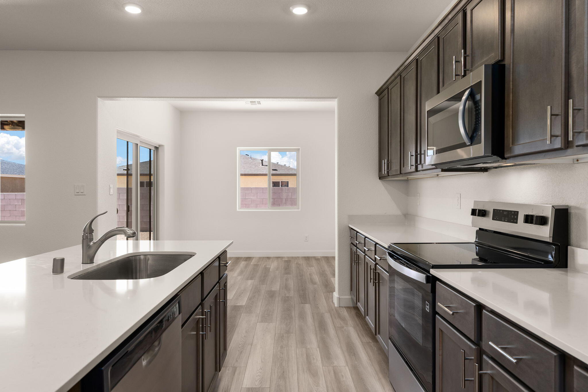 2514 Calle De Las Rosas 