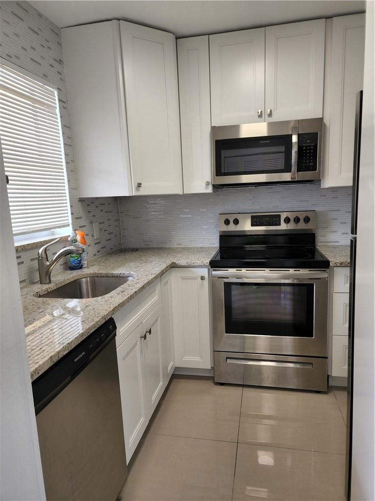 Sandalfoot Blvd Apts Cond