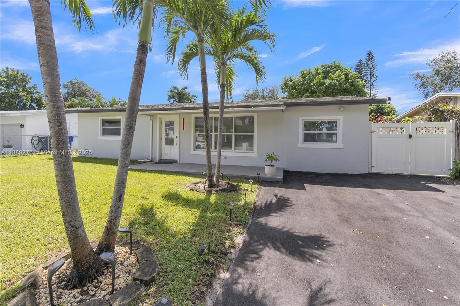 Driftwood Plaza No 3