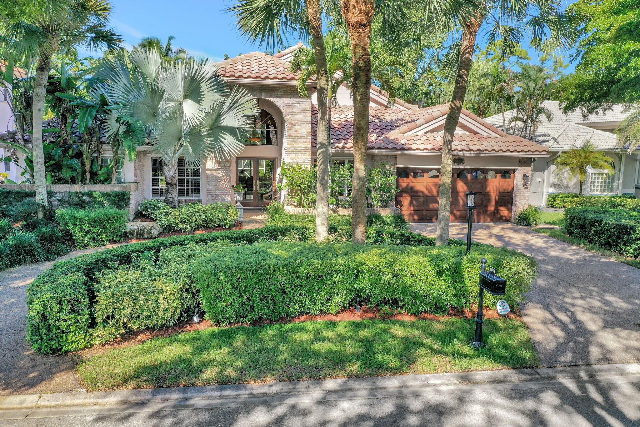Photo 3 of home located at 4944 Chardonnay Dr, Coral Springs FL