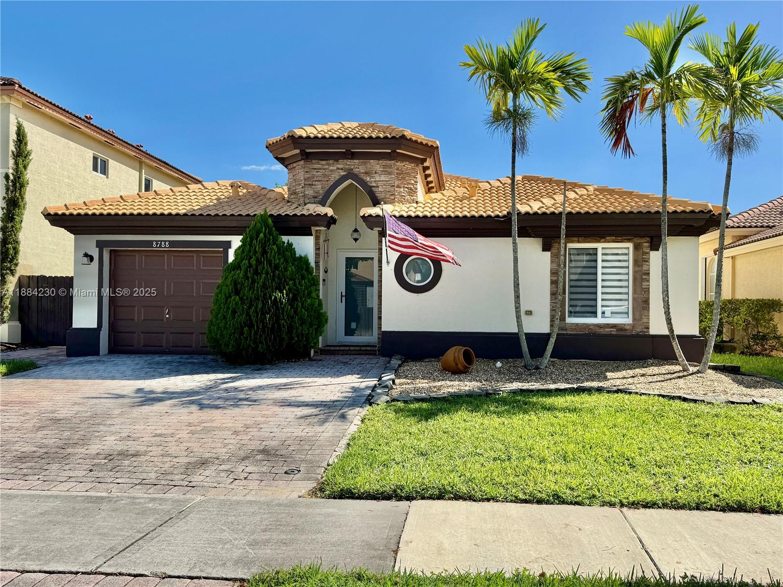 Lakes By The Bay Kaye