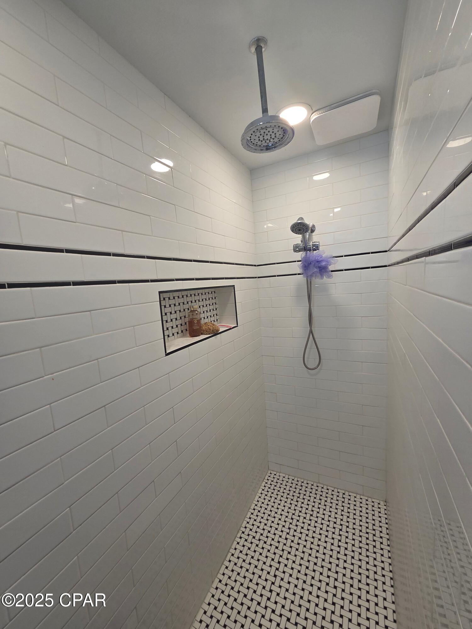 Image 12 For 1303 Sutherland Court