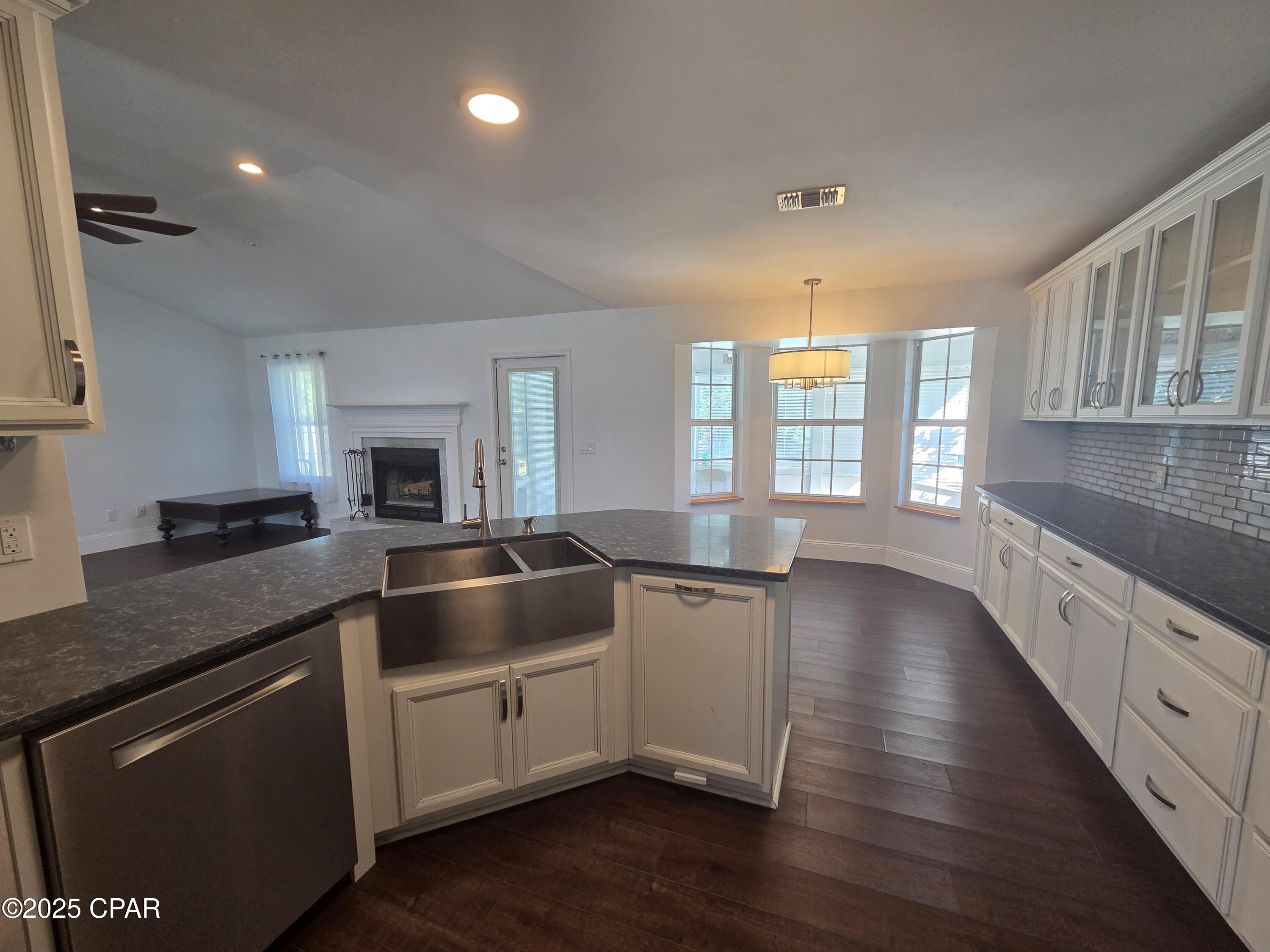 Image 4 For 1303 Sutherland Court