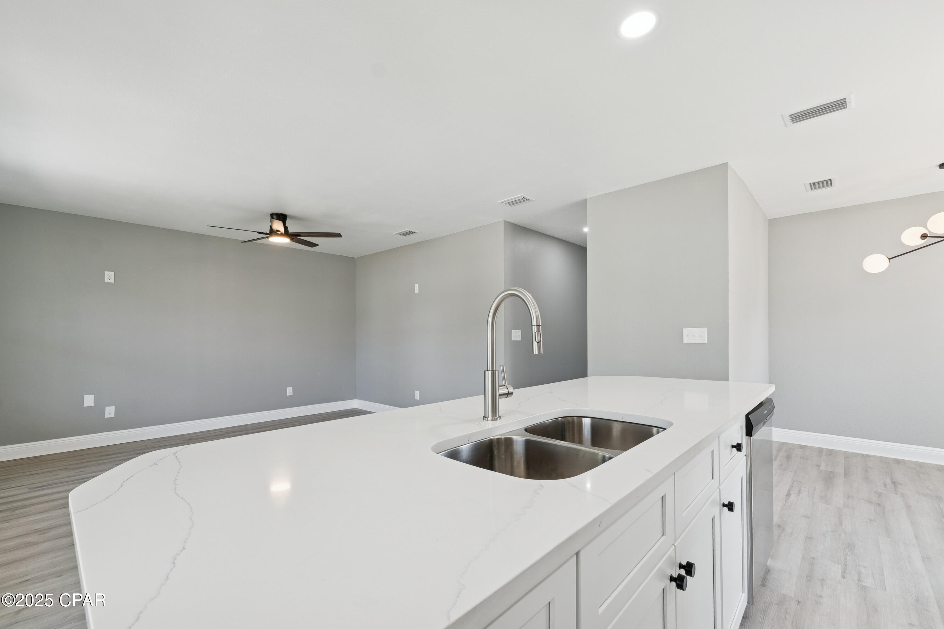 Image 9 For 136 Harlem Avenue