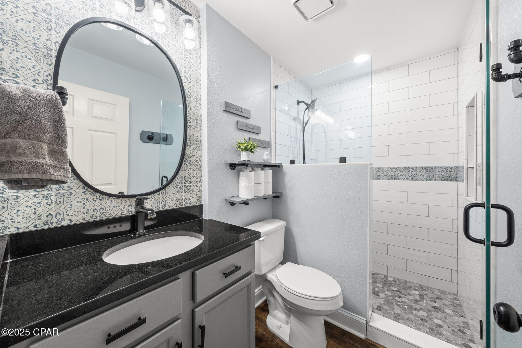 Hntya5piqlp81tslacnqlcq2_zn7l_naa0gknx9mouc