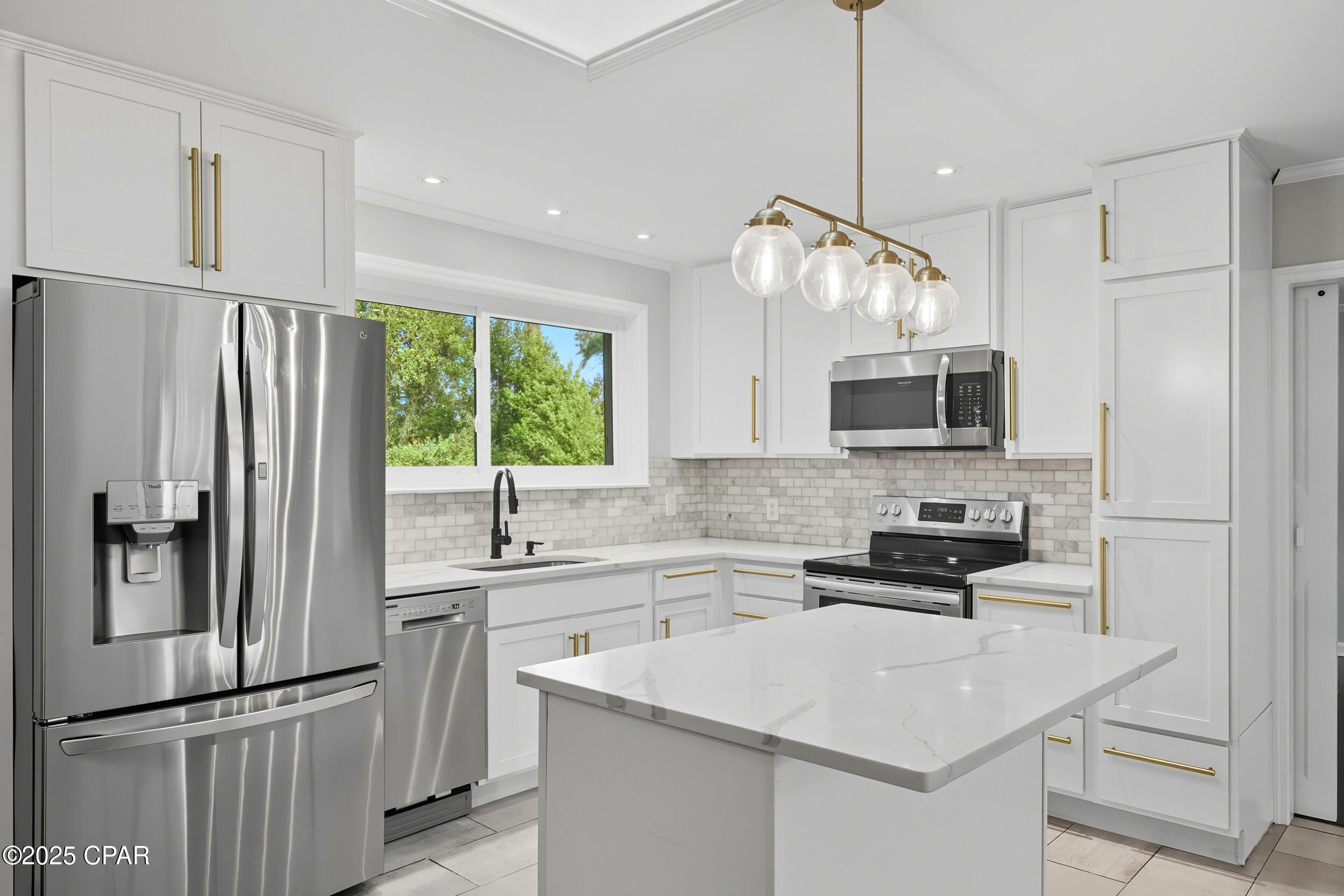 1_fno7qsyccceyyqe7akf2vrbj6j5bjebucosl3ui8q