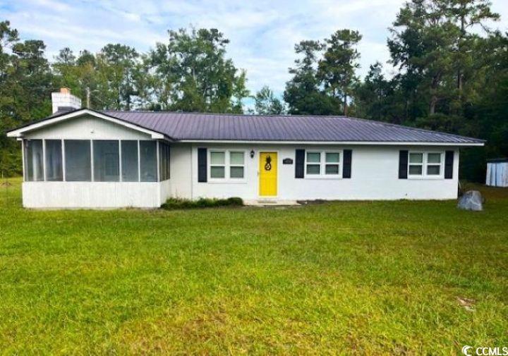 1432 Twin Lakes Rd. Cades, SC 29518