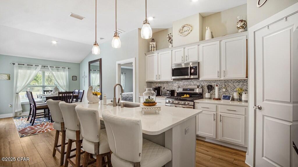 Ks8pigwqq_rwcmv7pc3kwyebkiheaezlvpcwbxlr1u4