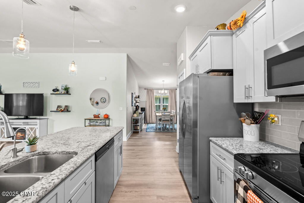 Je9brngxzgif54okexjj_9wv82q1lfedmklhwo2wkou