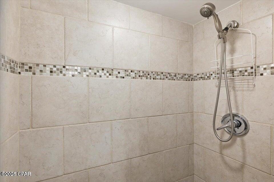 6kmi5xz0r3g6kqonag0q4fupxv_qobbfvzghfrj_s1a