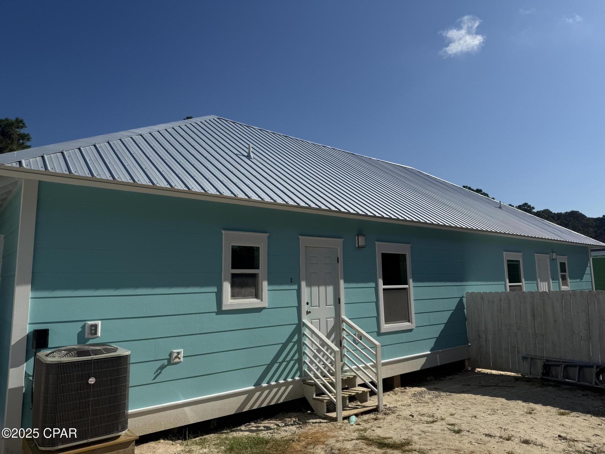 Image 20 For 634 Malaga Place A&b