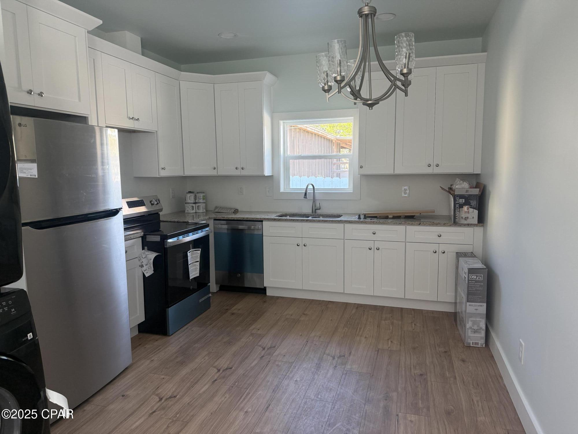 Image 7 For 634 Malaga Place A&b