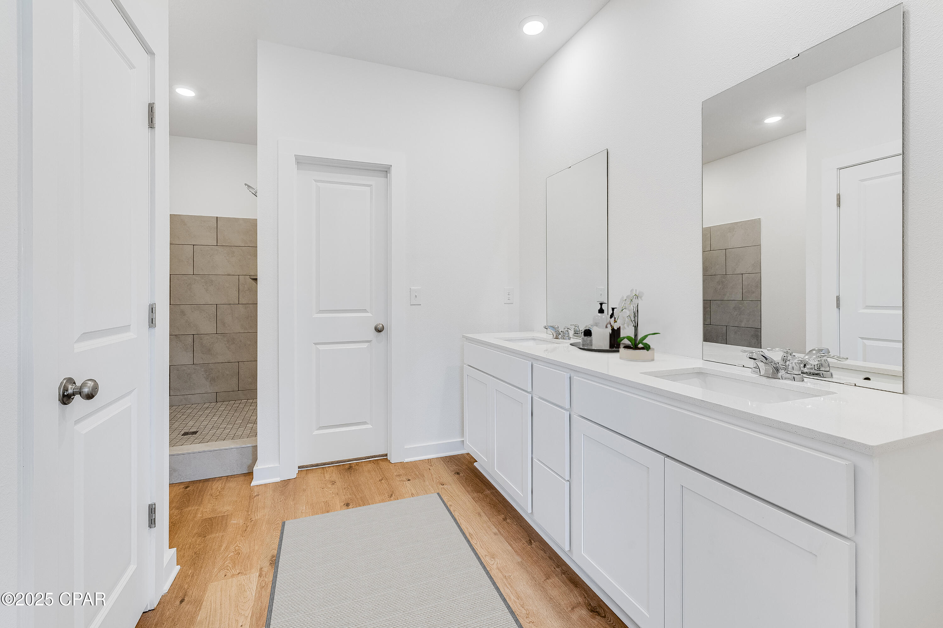 Image 7 For 3933 Lombard Street 56