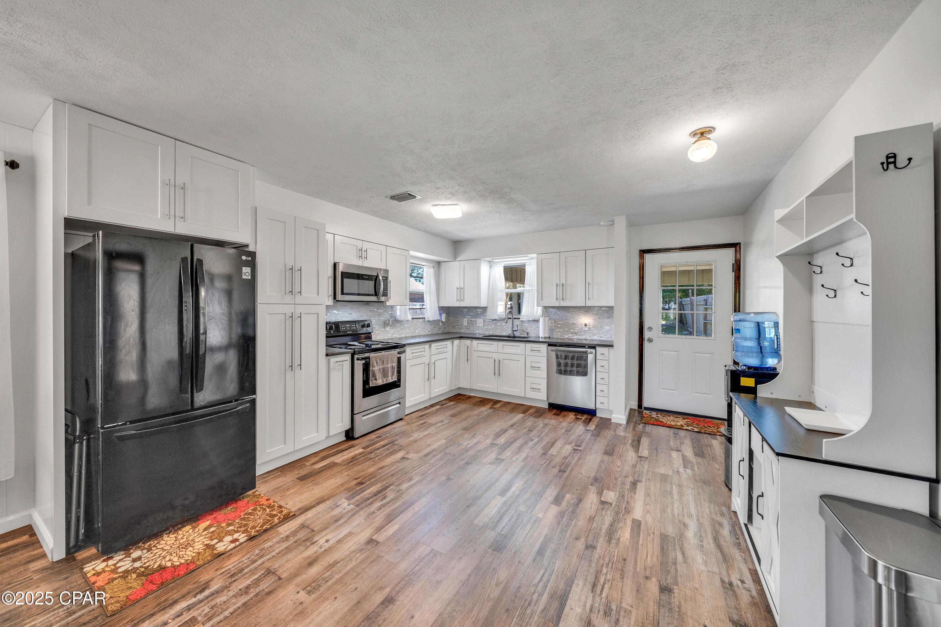 Qij9rwxbd3v1nxoq2kuazrsfc1v0wwvqnrqxf_brkxc