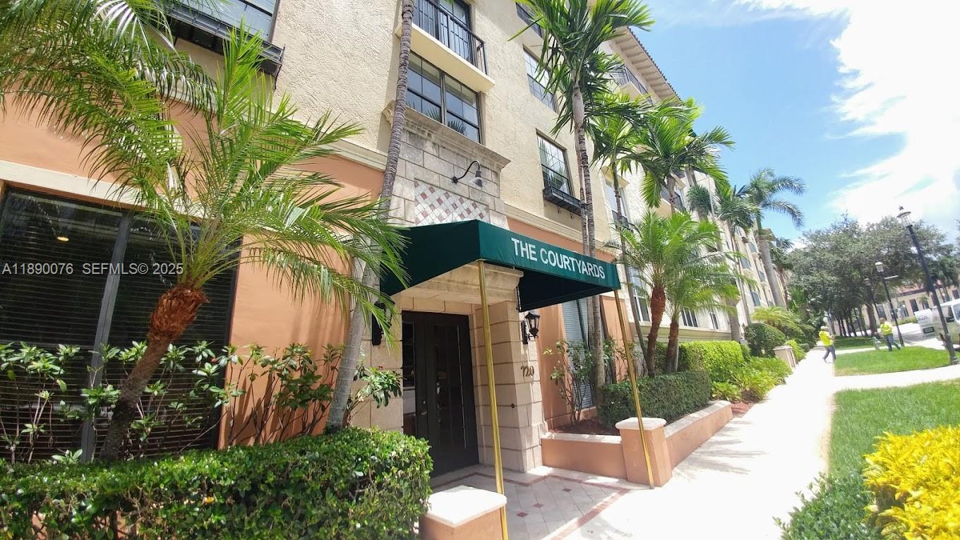 630 Sapodilla Ave Unit 403, West Palm Beach, Florida 33401