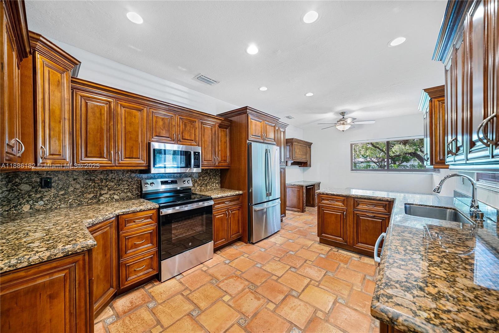 Property photo # 6