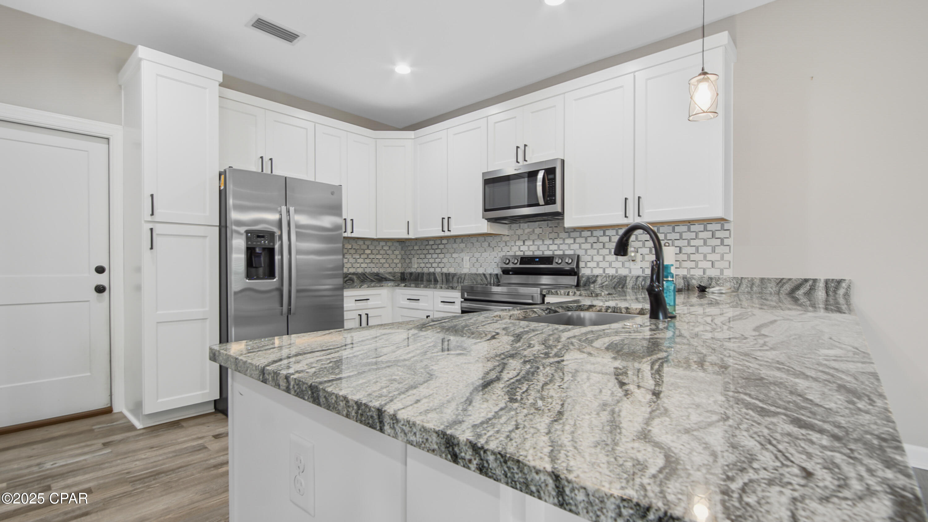 5um_pfefxjdj3r1obdiwkwl_afp22jw_j1kq41oenso