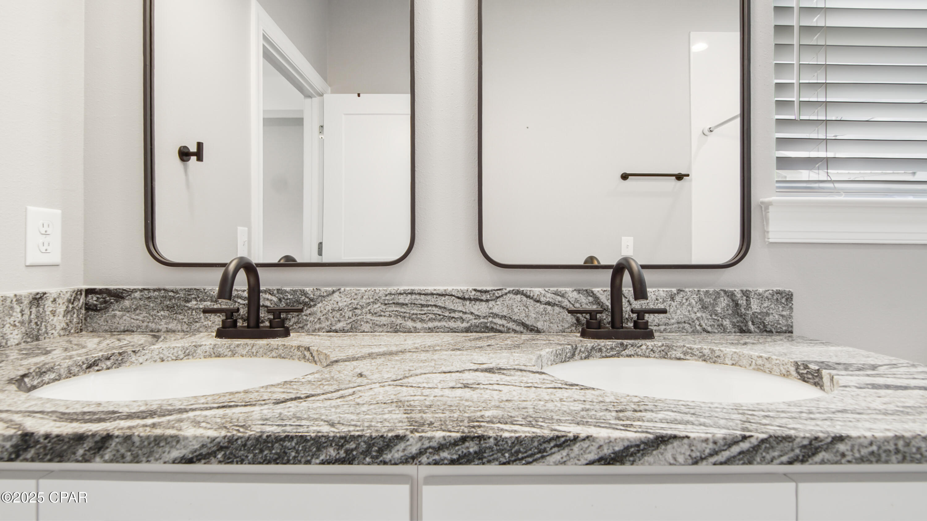 Otduutugkroiterleycfktfd0d8zo_g0udaws6qblmy