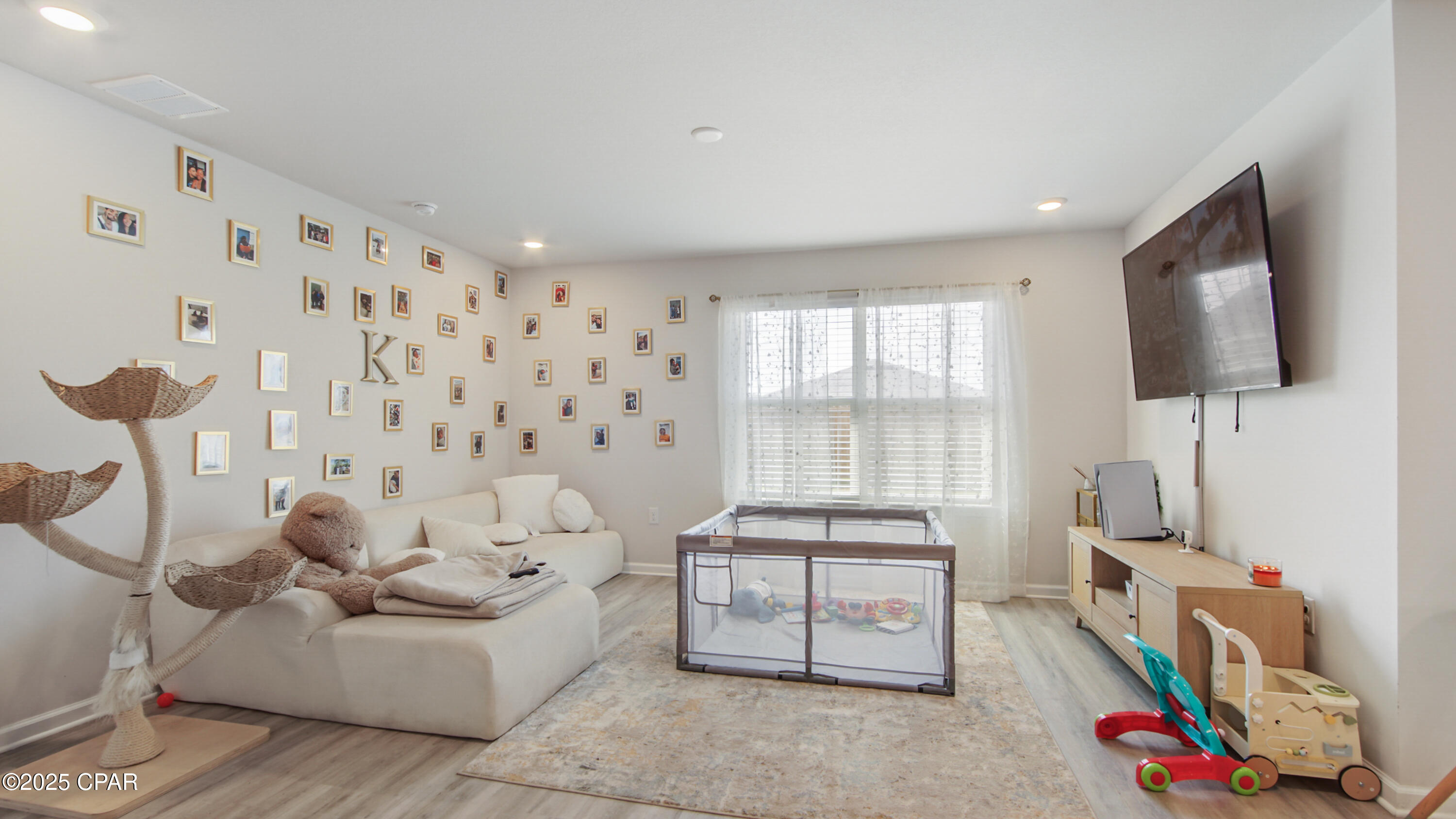 2mjqi1mzeufryu2cio6pz4krr7aoeva_1re3gd8br3e