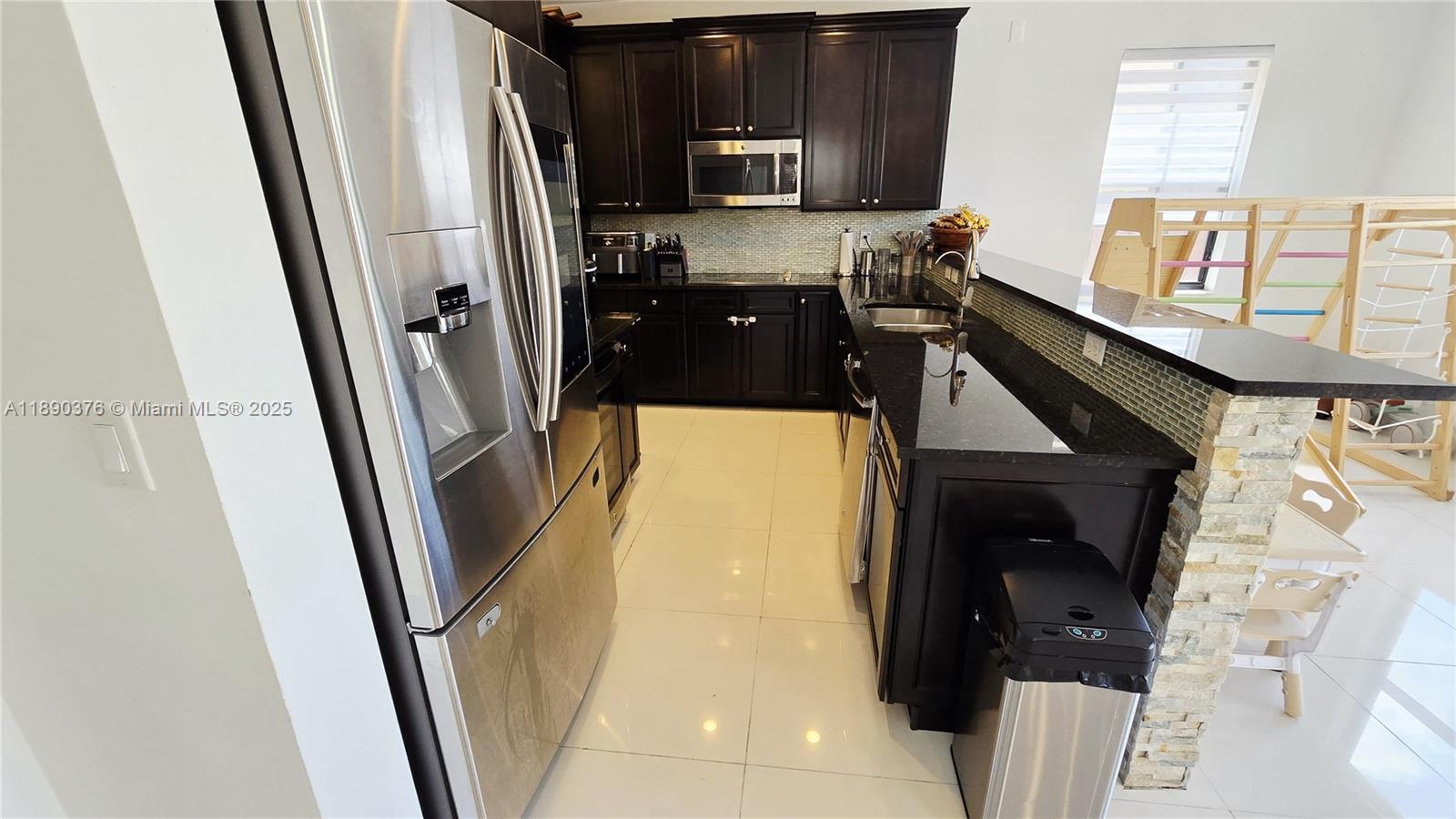 Property photo # 6