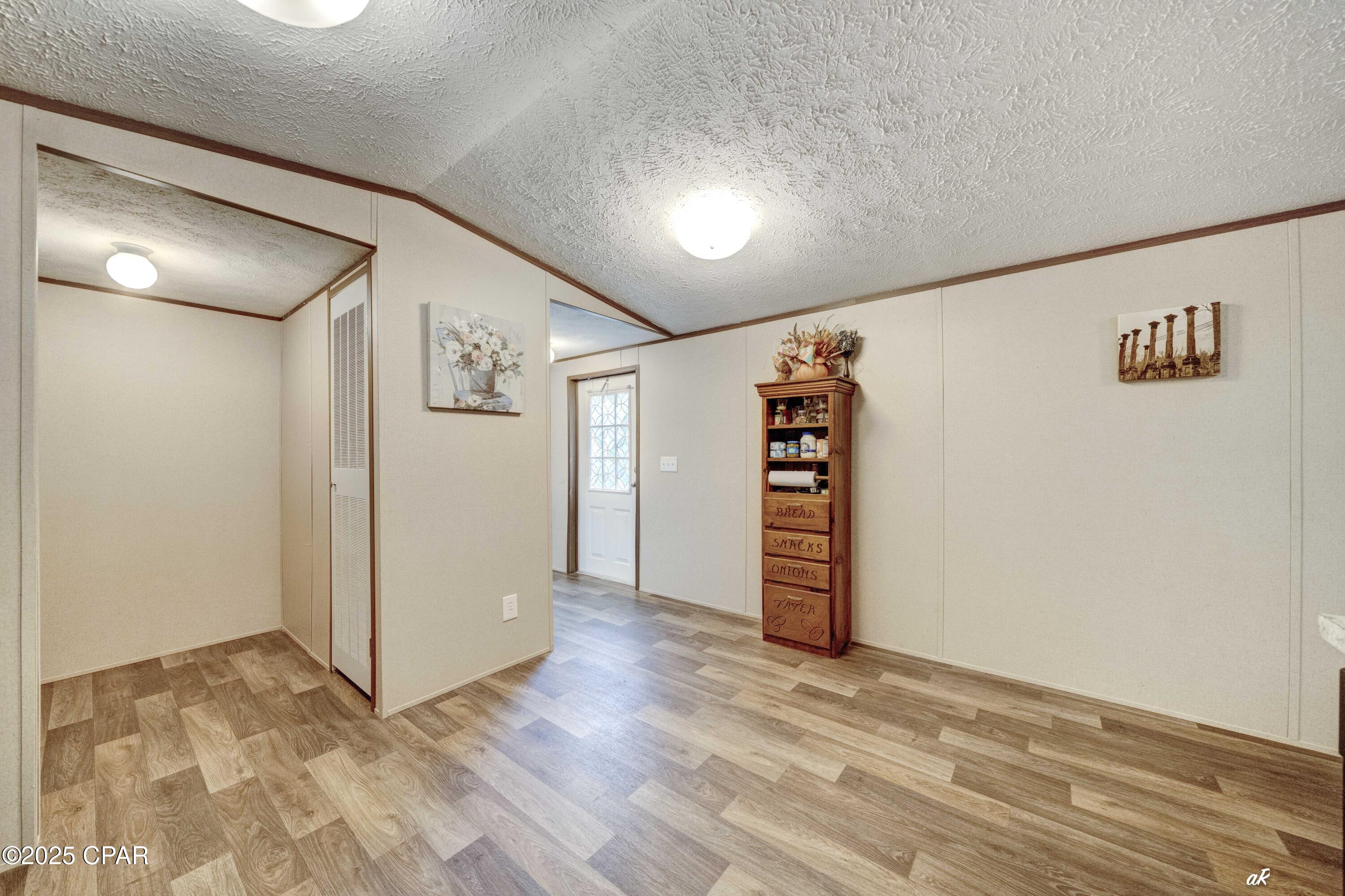 Image 9 For 12539 Silver Lake Road