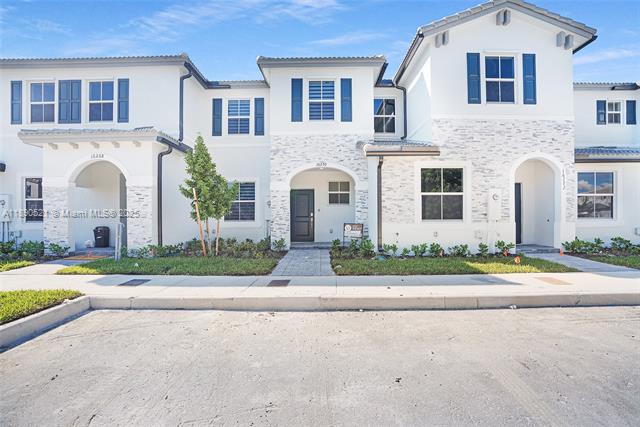 Townhome 3 bed 2.5 baths located in Cedar Pointe Homestead, FL. The first floor of this two-story townhome is occupied by the family room, dining room and kitchen arranged in a convenient and contemporary open-concept layout, while a living room provides additional relaxing and entertaining space. All three bedrooms are located on the second floor. Community amenities include a clubhouse with a swimming pool.