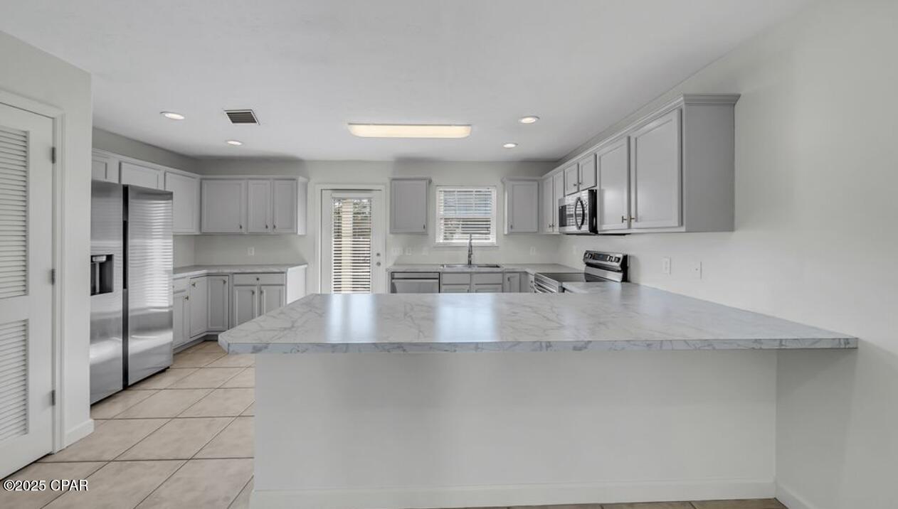 Azoujkv53lsfyczyhum_btegh08ccc6et8tig64vzwq