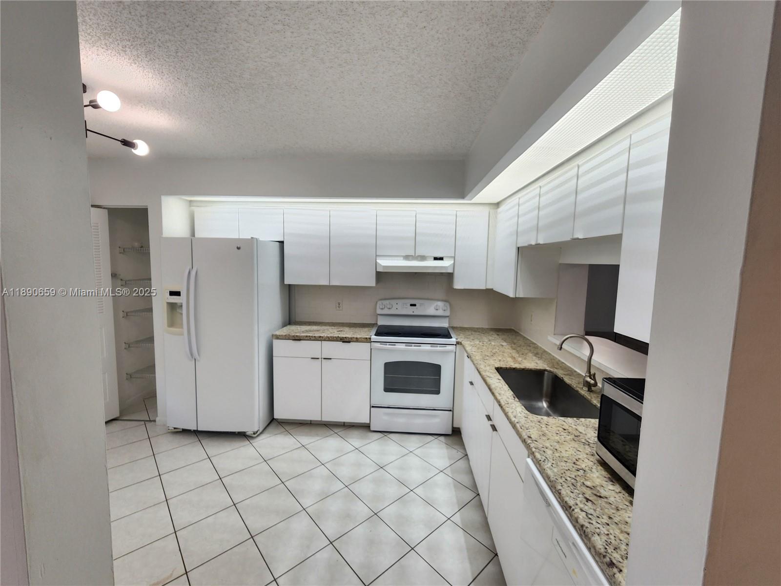 Property photo # 4