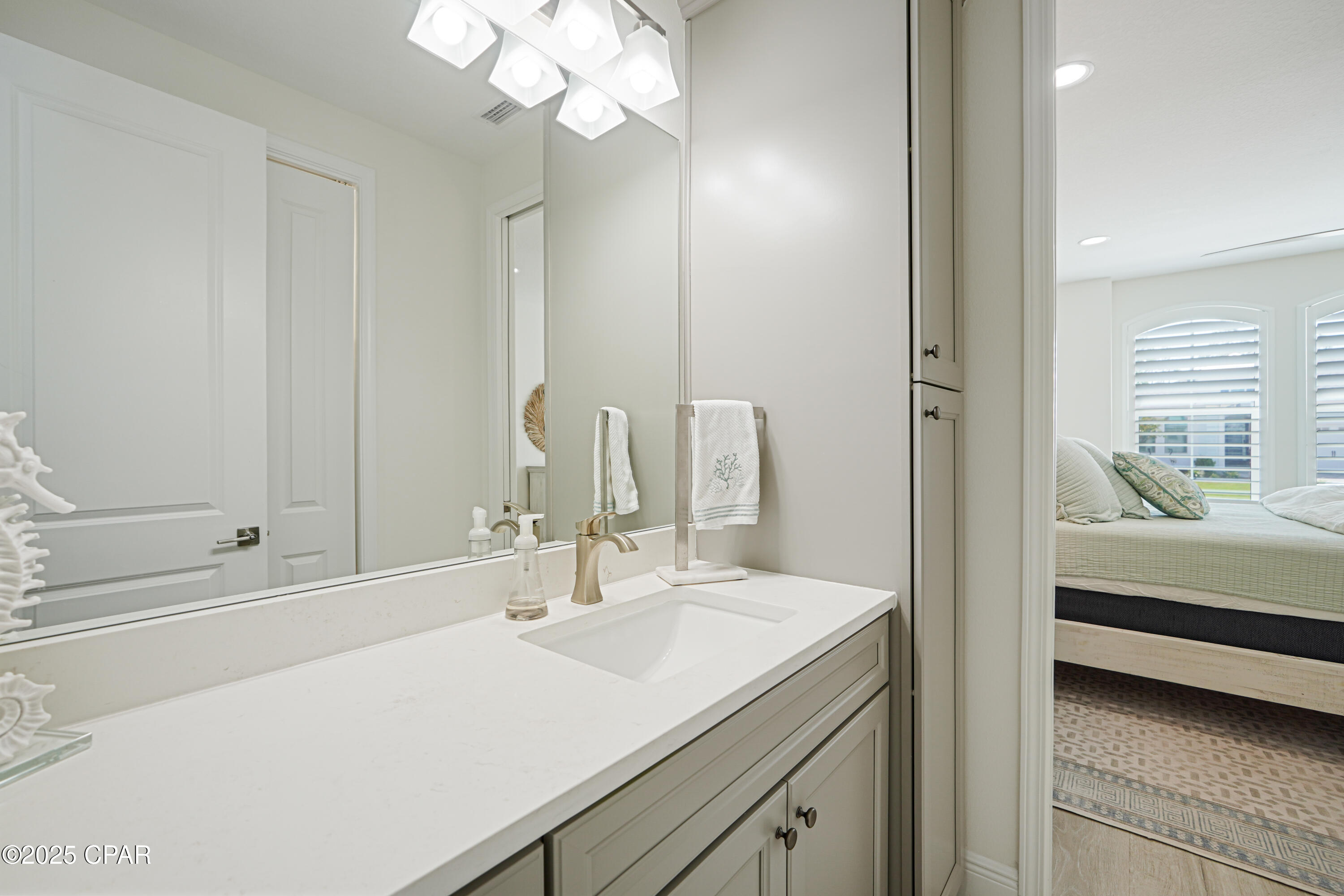 Cjdbibt4t108i2w0tml9vbgc4fmaqmnf1cyc11q9cpm