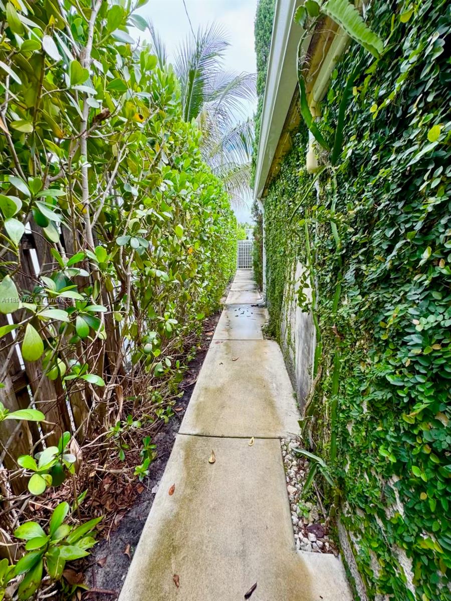 W Miami Shores Sec B