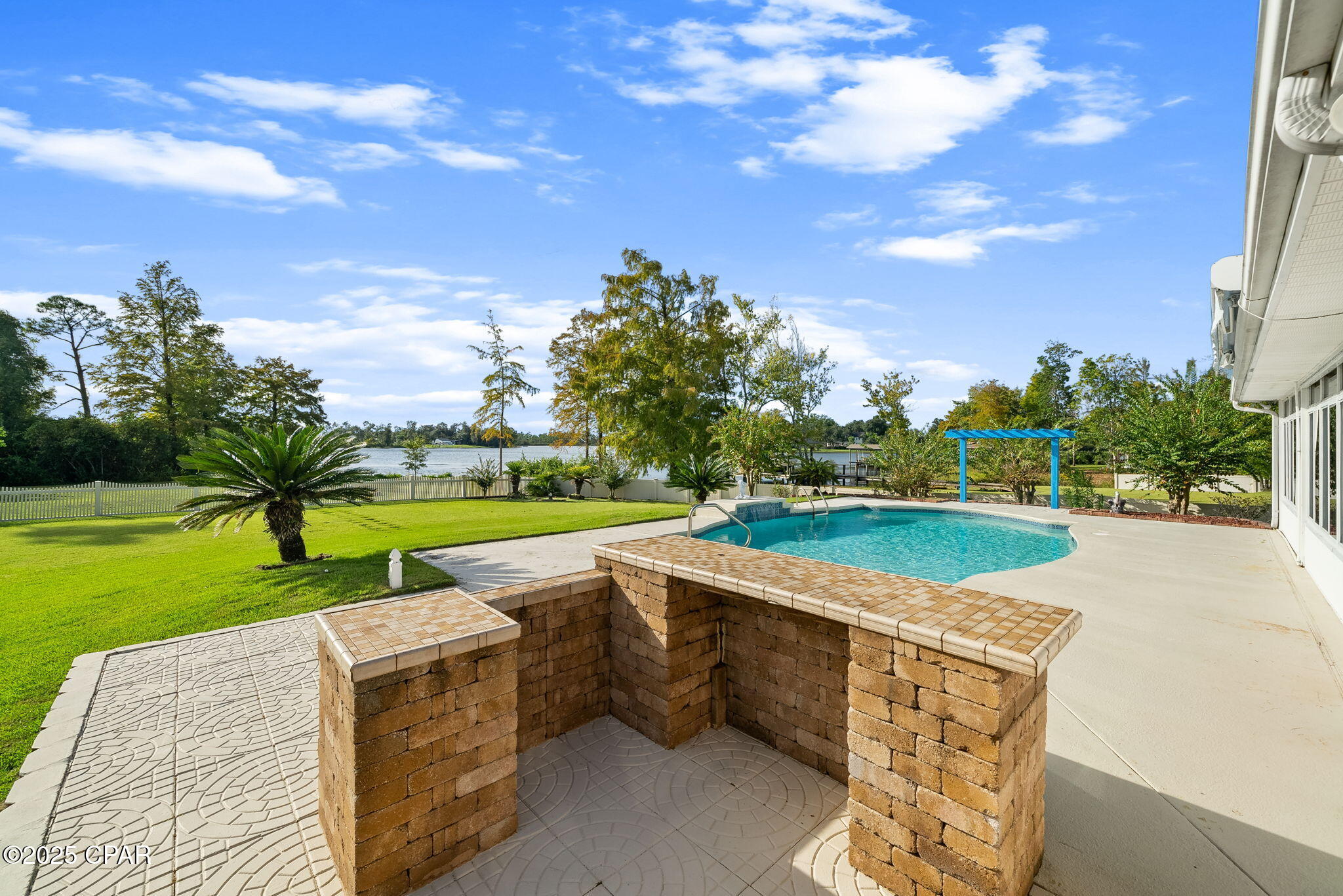 Euyzclhc7ynfl41njjiovtg3xshfefjcwl5xfodb_zy