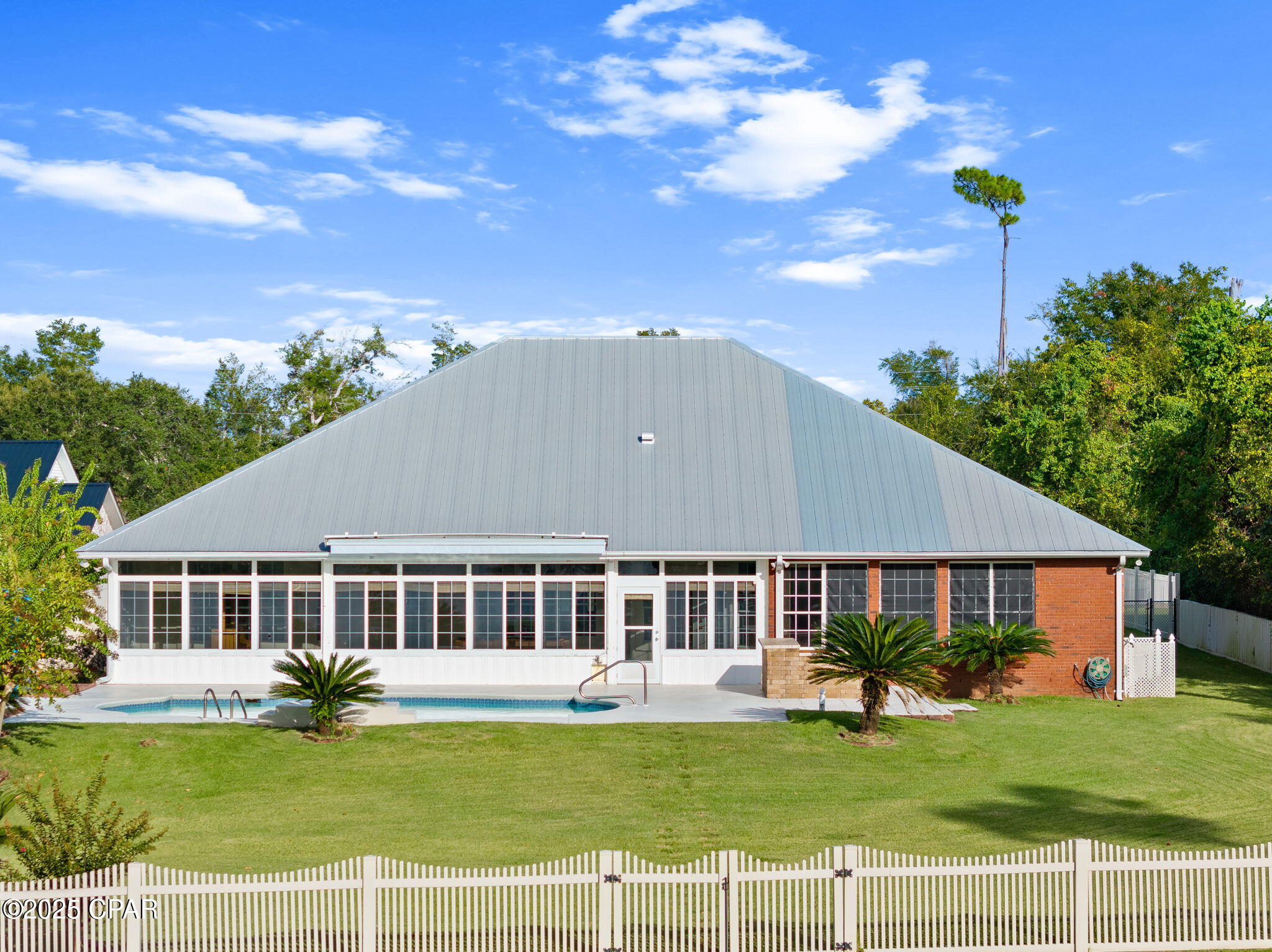 Listing photo id 31 for 6201 Highway 2311