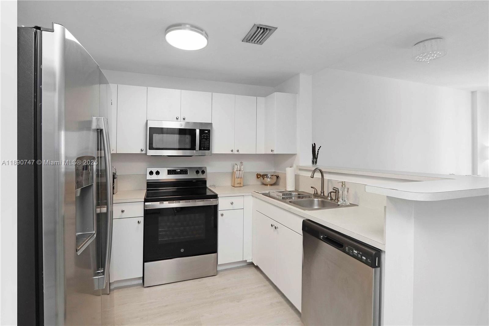 Property photo # 9